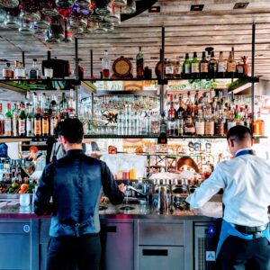 UNDERSTANDING CUSTOMER SERVICE, HOSPITALITY, SALES & THE GUEST EXPERIENCE